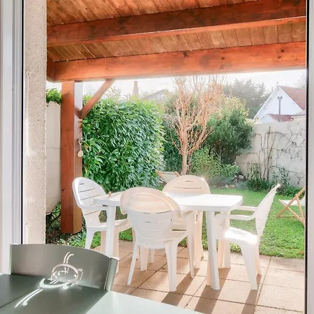 펜션 Avec Piscine- Maison Pour 4 *