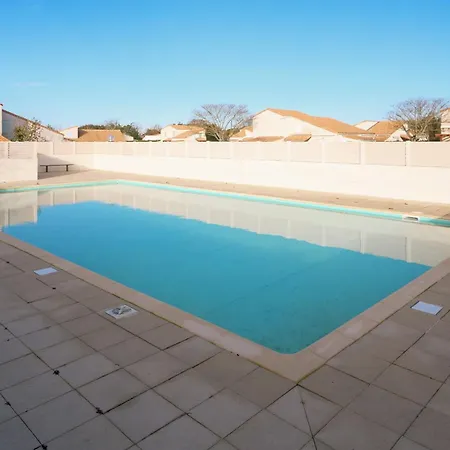 Avec Piscine- Maison Pour 4 *